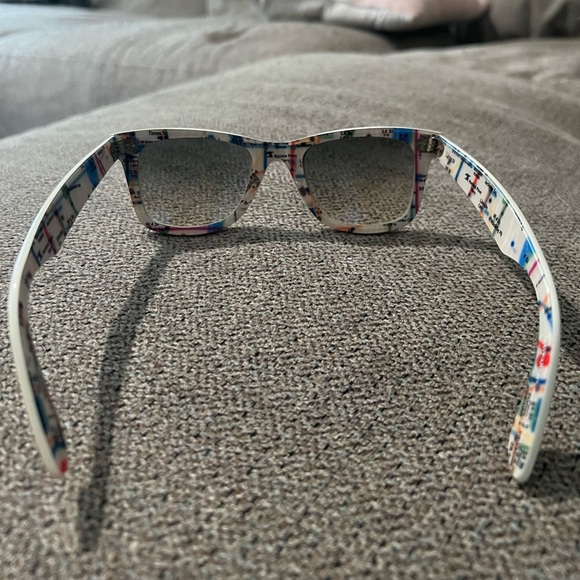 Ray-Ban Rare Prints Special Series- Wayfarer Subway edition - Picture 2 of 5